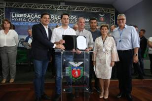 Governador do Paraná assina Protocolo de Intenções, que prevê a liberação de recursos para revitalização do Cine Teatro Pax, em Ponta Grossa, na região dos Campos Gerais