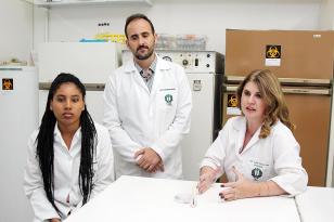 Mestranda Natália Rodrigues de Oliveira, professor Luciano Panagio e professora Audrey Lonni