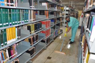 UEL faz mutirão de limpeza para retorno das aulas presenciais, dia 24 de janeiro