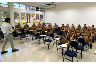 Parceria da UEL e PM oferece curso de extensão para policiais do 30º Batalhão