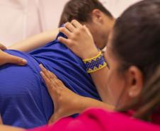 Maio Furta-Cor: trabalho de doulas melhora atendimento às mães no Humai-UEPG