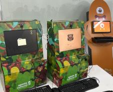 Estudantes e professores da UEL adaptam máquinas caça-níqueis para fins educativos