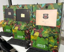 Estudantes e professores da UEL adaptam máquinas caça-níqueis para fins educativos