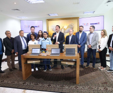 Estado entrega mais de 32 mil chromebooks para modernizar ensino da rede estadual