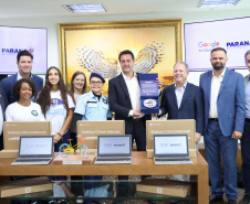 Estado entrega mais de 32 mil chromebooks para modernizar ensino da rede estadual