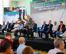 Governo do Paraná lança concurso de inovação para criação de bengalas inteligentes