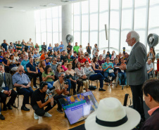 Governo do Paraná lança concurso de inovação para criação de bengalas inteligentes