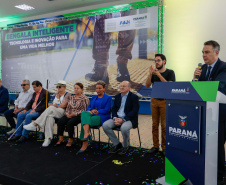 Governo do Paraná lança concurso de inovação para criação de bengalas inteligentes