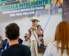 Governo do Paraná lança concurso de inovação para criação de bengalas inteligentes