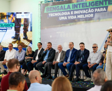 Governo do Paraná lança concurso de inovação para criação de bengalas inteligentes