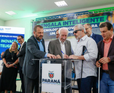 Governo do Paraná lança concurso de inovação para criação de bengalas inteligentes