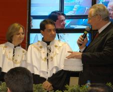 Maringá,13-10-2010- O governador Orlando Pessuti, na posse do novo reitor da UEM, Júlio Santiago Prates Filho e da vice-reitora, Neusa Altoé.