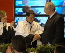 Maringá,13-10-2010- O governador Orlando Pessuti, na posse do novo reitor da UEM, Júlio Santiago Prates Filho e da vice-reitora, Neusa Altoé.