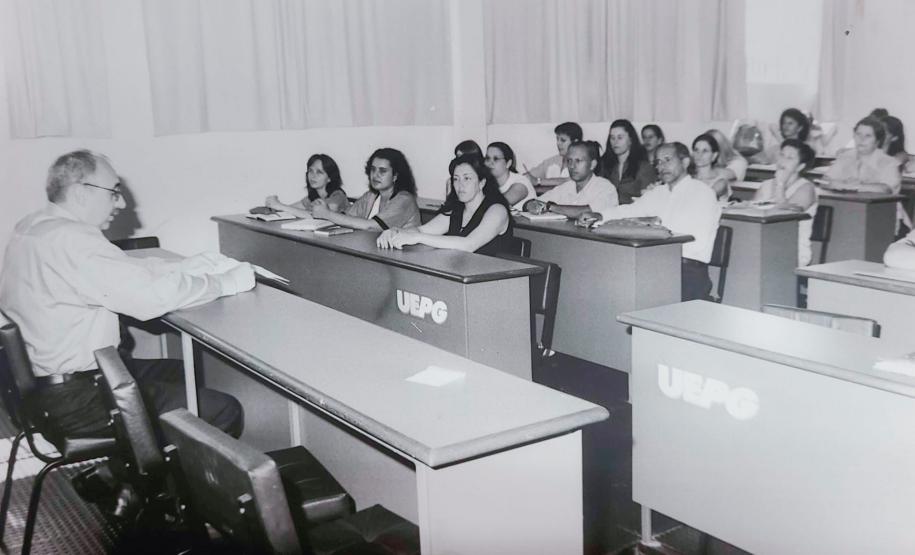 Mestrado em Educação: primeiro programa da UEPG completa 30 anos em 398 formados