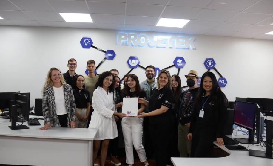 Projetek da Unioeste entrega projetos de escola e CMEI para a Prefeitura de Iguatu