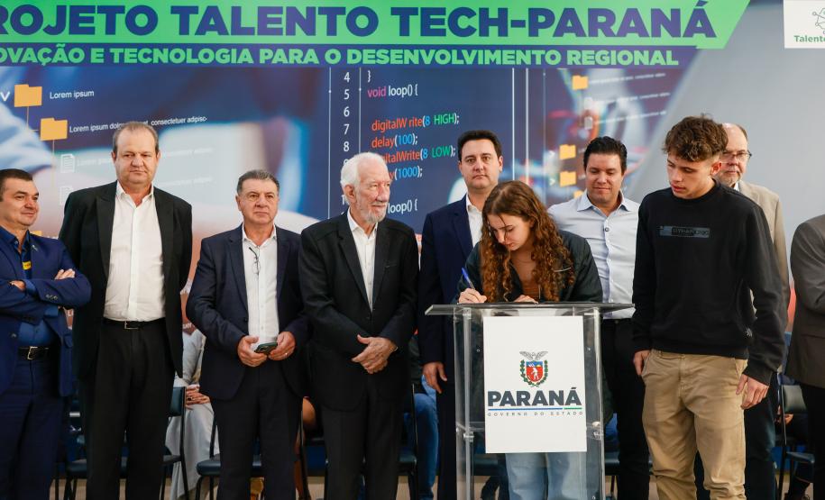Selecionados pelo Talento Tech comemoram poder aprender tecnologia nas próprias cidades