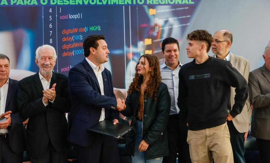 Selecionados pelo Talento Tech comemoram poder aprender tecnologia nas próprias cidades