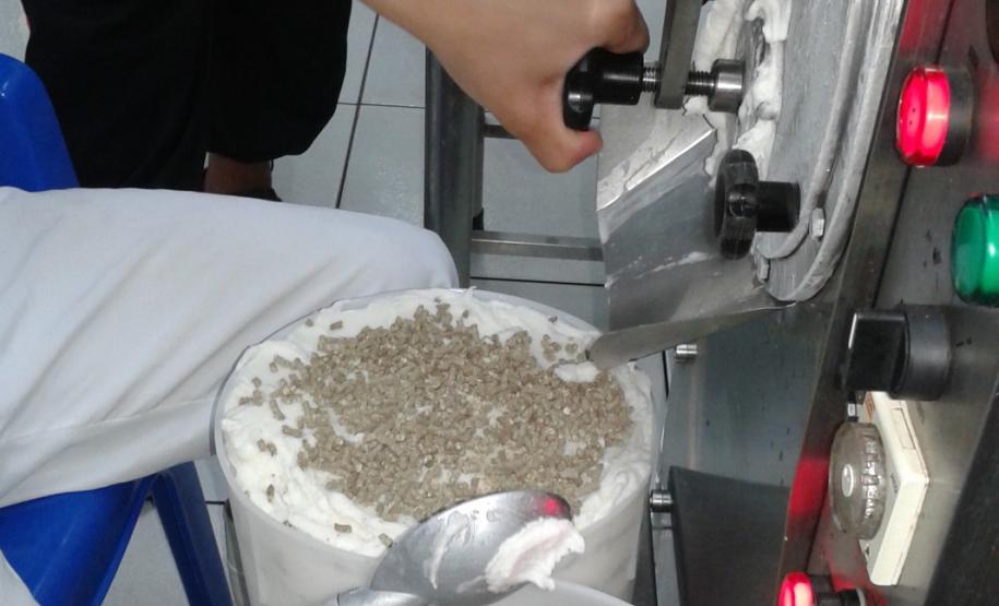 Tilápia vira vestuário, material hospitalar e suplemento alimentício em laboratório da UEM