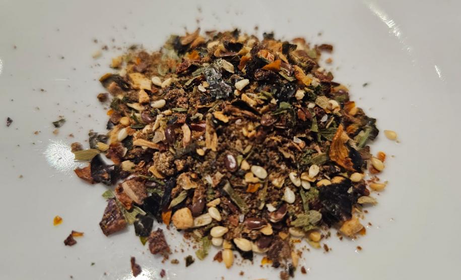 Tilápia vira vestuário, material hospitalar e suplemento alimentício em laboratório da UEM