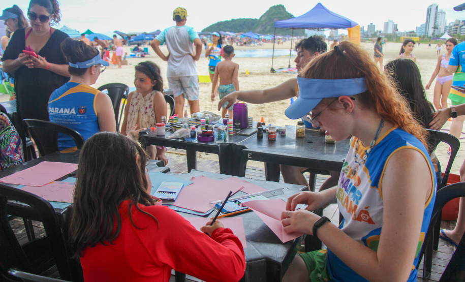 Verão Maior Paraná: universidades estaduais levam ações de ciência, lazer e saúde ao Litoral