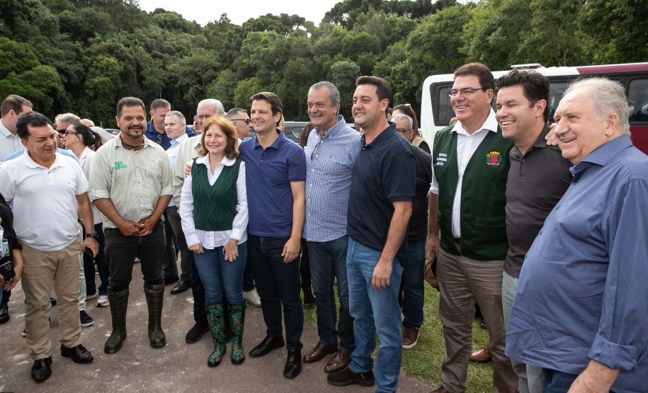 Estado repovoa Parque Passaúna em Curitiba com meio milhão de peixes nativos