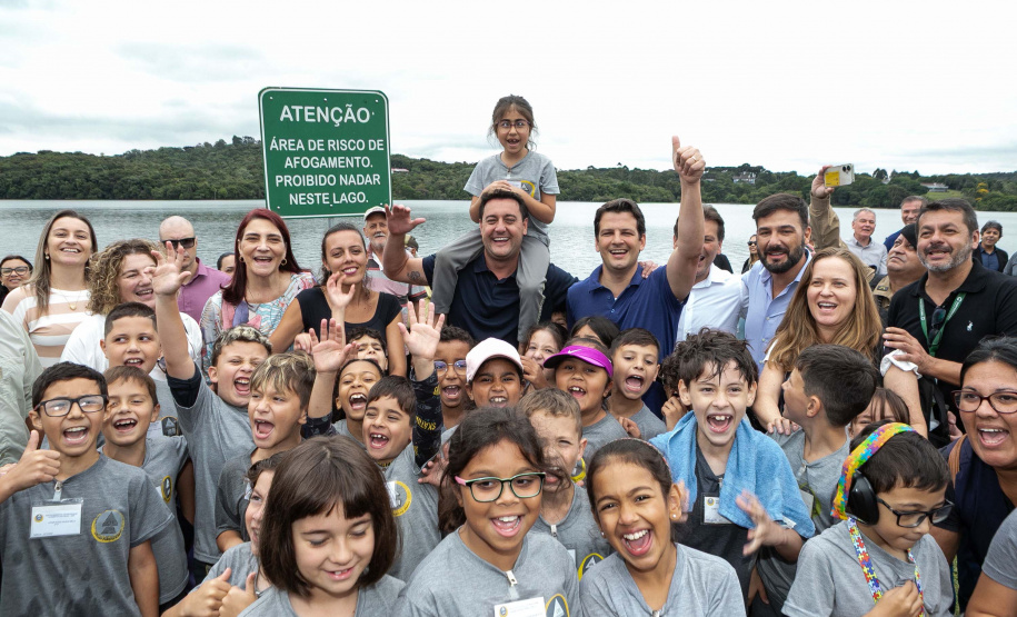 Estado repovoa Parque Passaúna em Curitiba com meio milhão de peixes nativos