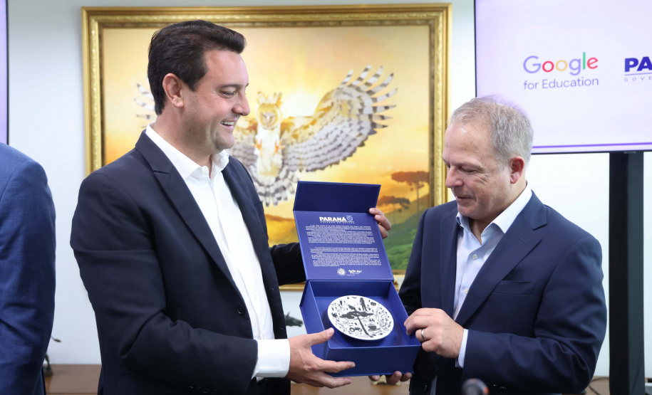 Estado entrega mais de 32 mil chromebooks para modernizar ensino da rede estadual