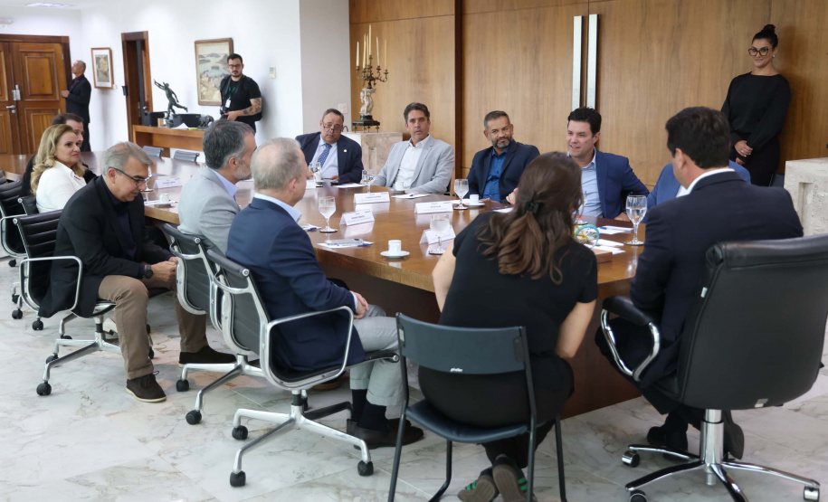 Estado entrega mais de 32 mil chromebooks para modernizar ensino da rede estadual