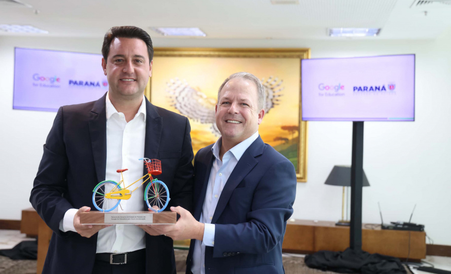 Estado entrega mais de 32 mil chromebooks para modernizar ensino da rede estadual