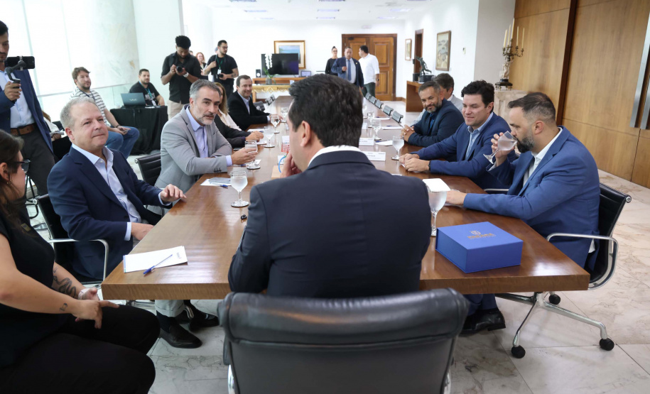 Estado entrega mais de 32 mil chromebooks para modernizar ensino da rede estadual