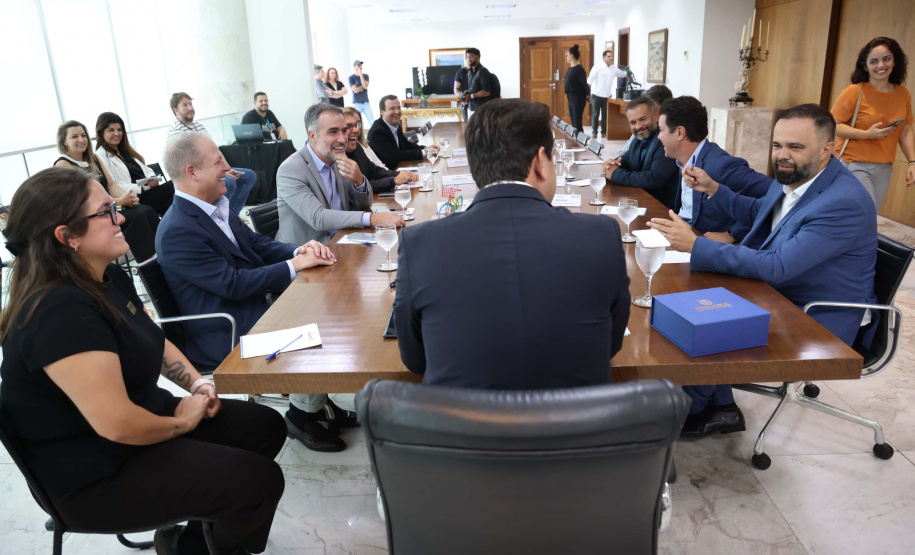 Estado entrega mais de 32 mil chromebooks para modernizar ensino da rede estadual