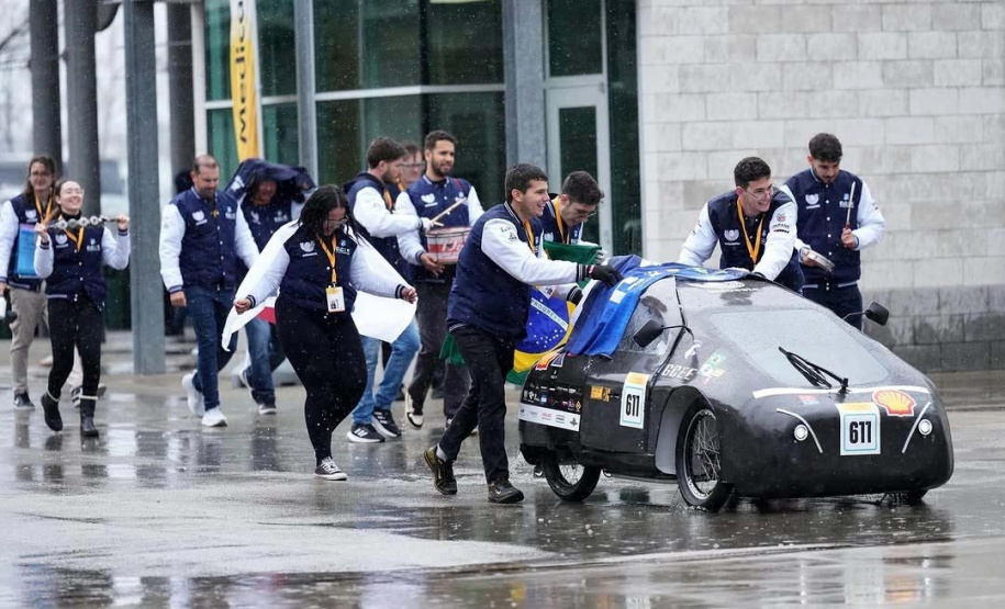 Evento aconteceu em Indianápolis, nos Estados Unidos, reunindo 64 equipes de diversos países, como Estados Unidos, Canadá, México, Colômbia e Brasil. Equipe da Unioeste foi a primeira da América Latina aprovada na categoria Conceito Urbano – Célula a Combustível de Hidrogênio nessa etapa na edição norte-americana da competição.