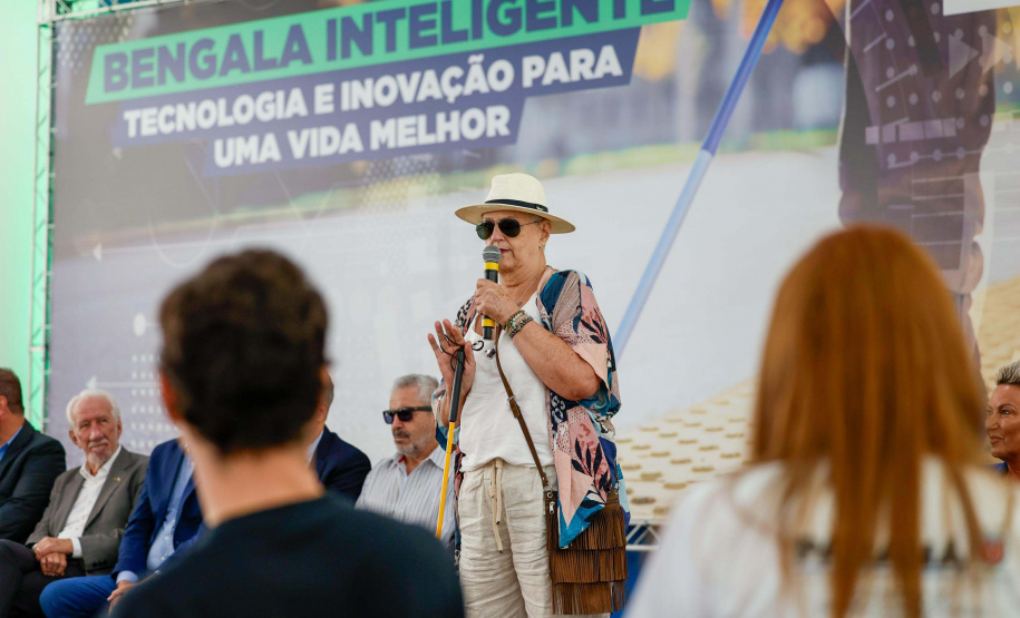 Governo do Paraná lança concurso de inovação para criação de bengalas inteligentes