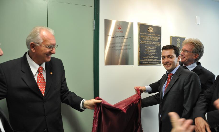 Secretario Lubke participa de inauguracao de Centro de Tecnologia Celular na PUC Secretario Lubke participa de inauguracao de Centro de Tecnologia Celular na PUC