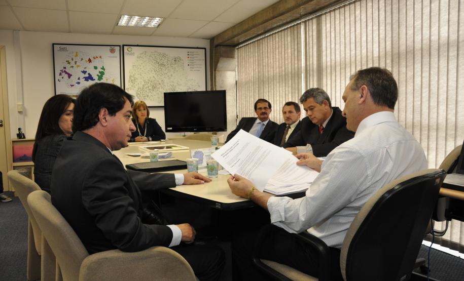 Secretário Nildo recebe reitores na Seti Secretário Nildo recebe reitores na Seti