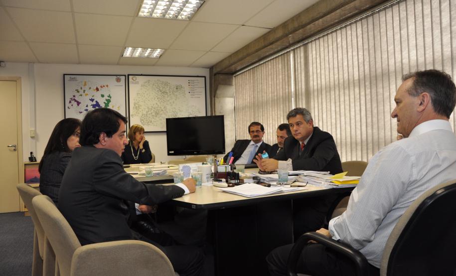 Secretário Nildo recebe reitores na Seti Secretário Nildo recebe reitores na Seti