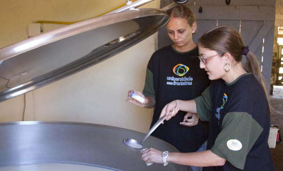 Documentário fotográfico retrata projetos do “Universidade Sem Fronteiras” Documentário fotográfico retrata projetos do “Universidade Sem Fronteiras”