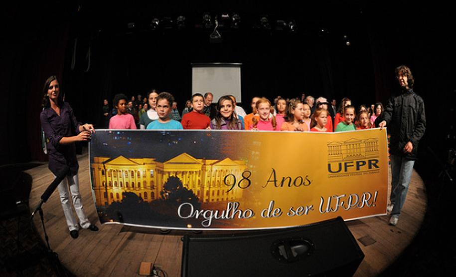 Secretário Lübke participa de comemoração na UFPR Secretário Lübke participa de comemoração na UFPR