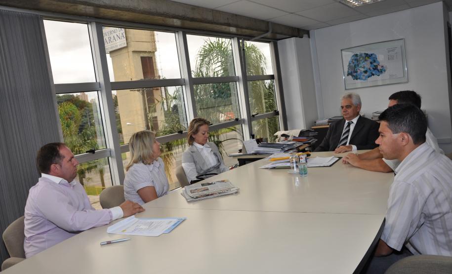 Representantes de Dois Vizinhos discutem expansão do ensino na Seti Representantes de Dois Vizinhos discutem expansão do ensino na Seti